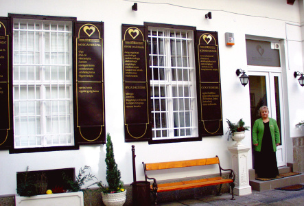 Az Arany-SZIV Egészségközpont bejárata