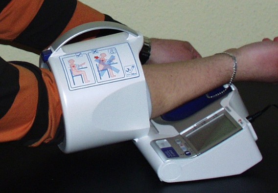 ellopott korszerű vérnyomásmérő berendezés